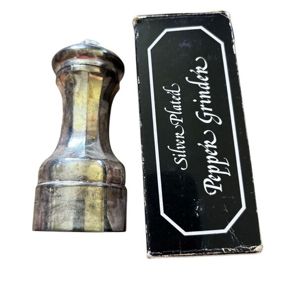 Silver Plated Pepper Grinder Made In Hong Kong - Picture 1 of 6